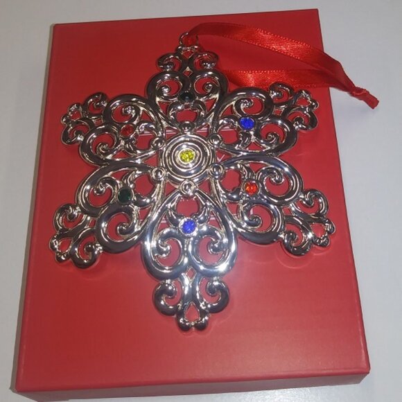 New Lenox Sterling Silver-Plated Snowflake Ornament - Picture 3 of 3